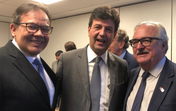Breno Monteiro (presidente da CNSaúde), Ministro da Saúde, Luiz Henrique Mandetta e Pedro Westphalen