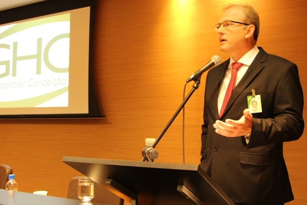 André Cecchini realizou seu primeiro pronunciamento para funcionários do GHC