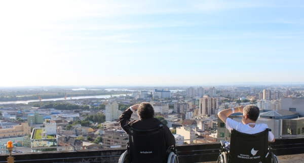 Vista de Porto Alegre no heliponto do Hospital Moinhos de Vento
