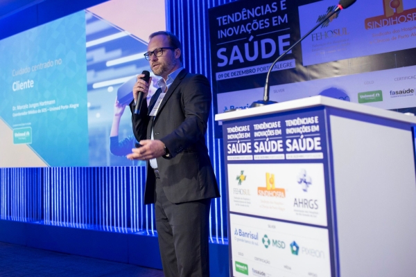 Cuidado centrado no cliente implementado pela Unimed Porto Alegre foi tema de palestra em evento da FEHOSUL AHRGS e SINDIHOSPA1