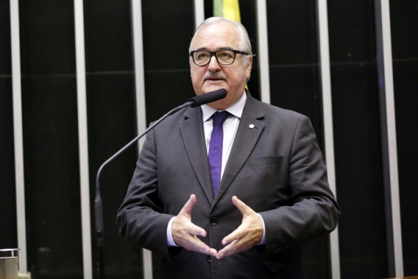 Projeto proíbe exportação de produtos essenciais ao combate do coronavírus_