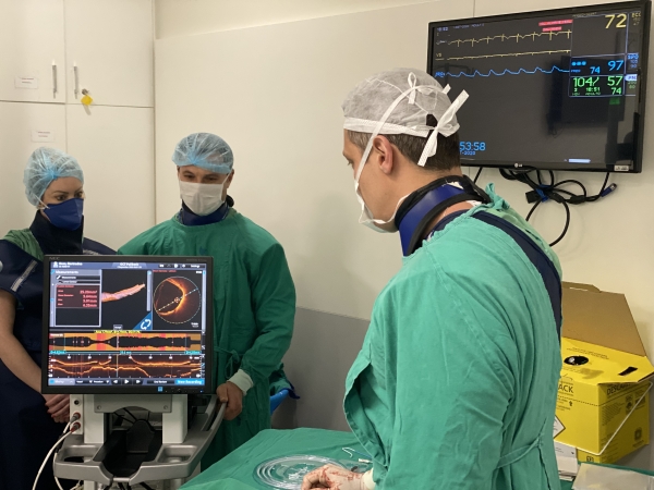 Procedimento inédito no Brasil previne AVC em paciente de 85 anos com aterosclerose__