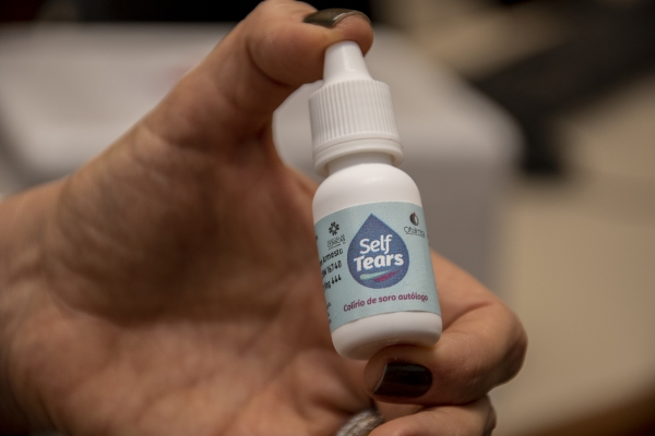 HCPA é o primeiro do Brasil a disponibilizar colírio produzido a partir do sangue do próprio paciente-