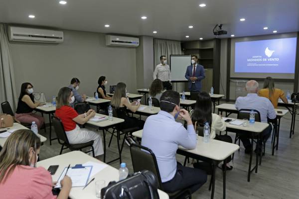 Hospital Moinhos treina equipes que irão atuar no estudo de efetividade da vacina da Pfizer -
