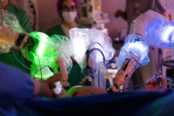 Hospital Moinhos de Vento tem um dos parques robóticos multiplataforma mais diversificados da América Latina---