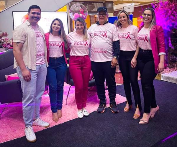 Instituto Unicred RS realiza ação alusiva ao Outubro Rosa com distribuição gratuita de exames-
